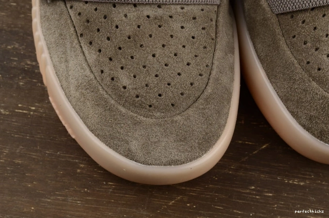 adidas Light Boost BY2456 750 Yeezy Brown 0820